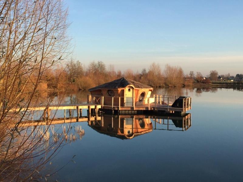 Cabane Flottante Millenium Varanges Exterior photo